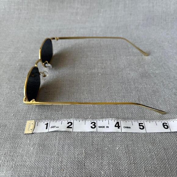 Sleek rectangle gold frame sunglasses MENS2 - Picture 6 of 6